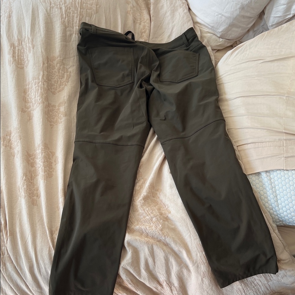 Lululemon Men's Olive Green ABC Pants - Picture 3 of 3